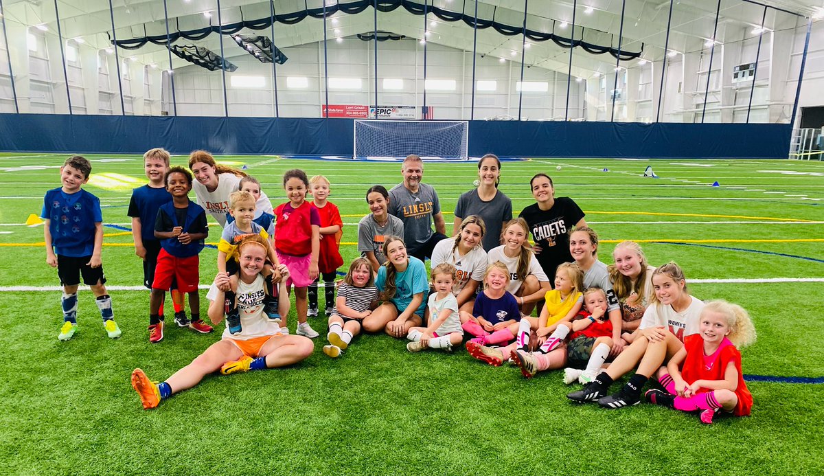 Linsly Girls Soccer Making a Difference in Local Community