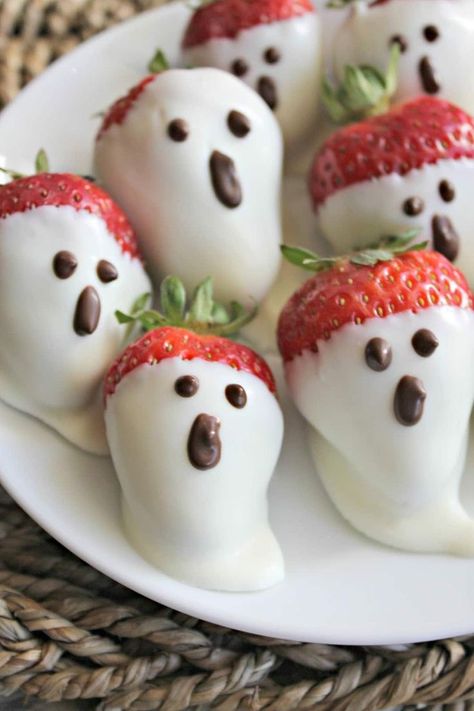 Easy Halloween Treats That Will Spice Up Your Holiday Celebration